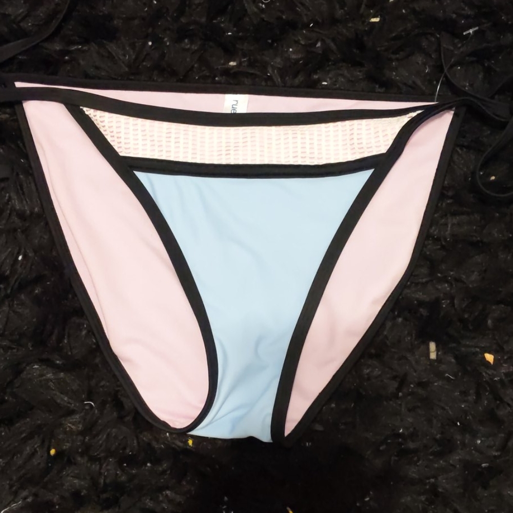 Swimsuit bottoms